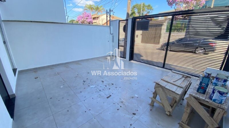 Imagem Casa com 3 Quartos à Venda, 230 m²