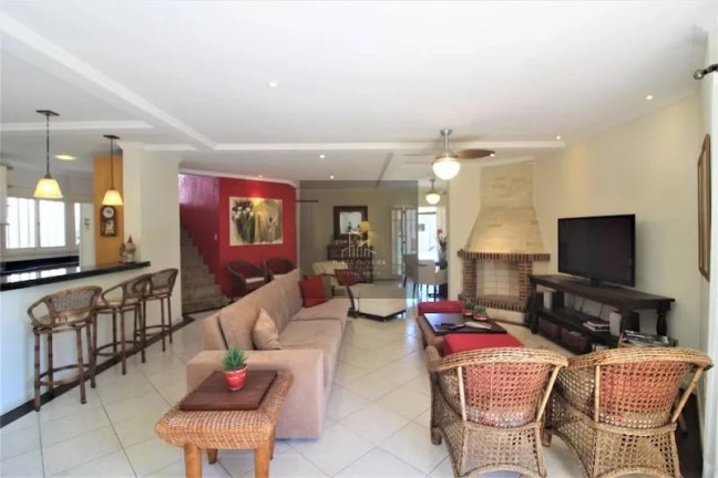 Imagem Casa com 4 Quartos à Venda, 361 m² em Atlântida - Xangri-lá Imagem Casa com 4 Quartos à Venda, 361 m² em Atlântida - Xangri-lá