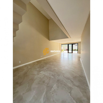 Imagem Casa com 4 Quartos à Venda, 305 m² em Areias - Camboriú Imagem Casa com 4 Quartos à Venda, 305 m² em Areias - Camboriú
