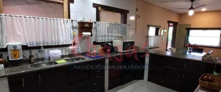 Imagem Casa com 3 Quartos à Venda, 360 m² em Pontal De Santa Marina - Caraguatatuba Imagem Casa com 3 Quartos à Venda, 360 m² em Pontal De Santa Marina - Caraguatatuba
