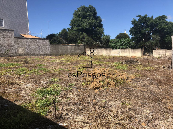 Imagem Casa com 3 Quartos à Venda, 950 m² em Centro - Florestal