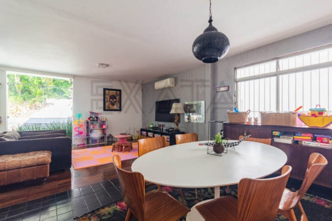 Imagem Casa com 4 Quartos à Venda, 430 m² em Jardim Guedala - São Paulo