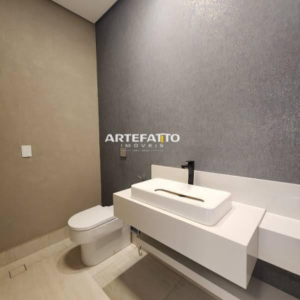 Imagem Casa com 4 Quartos à Venda, 244 m²