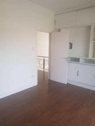 Imagem Sobrado com 3 Quartos à Venda, 240 m² em Independência - Taubaté Imagem Sobrado com 3 Quartos à Venda, 240 m² em Independência - Taubaté