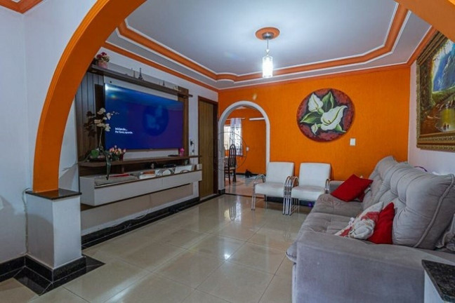 Imagem Casa com 4 Quartos à Venda, 300 m² em Samambaia Norte (samambaia) - Brasília Imagem Casa com 4 Quartos à Venda, 300 m² em Samambaia Norte (samambaia) - Brasília
