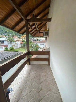 Imagem Casa com 4 Quartos à Venda, 315 m² em Trindade - Florianópolis Imagem Casa com 4 Quartos à Venda, 315 m² em Trindade - Florianópolis