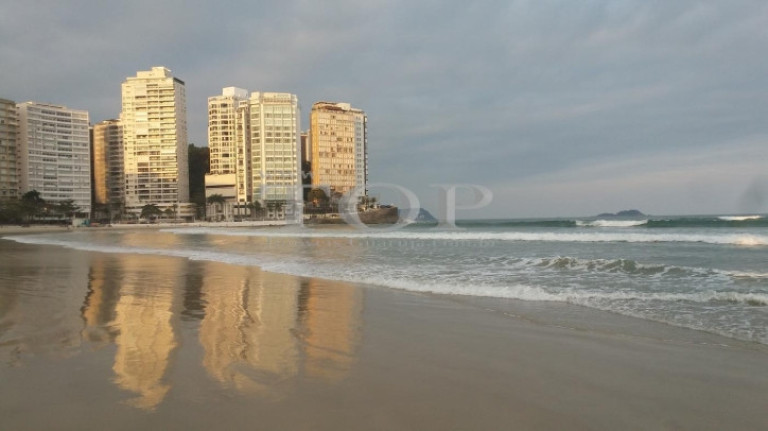 Apartamento com 4 Quartos para Alugar, 230 m² em Pitangueiras - Guarujá