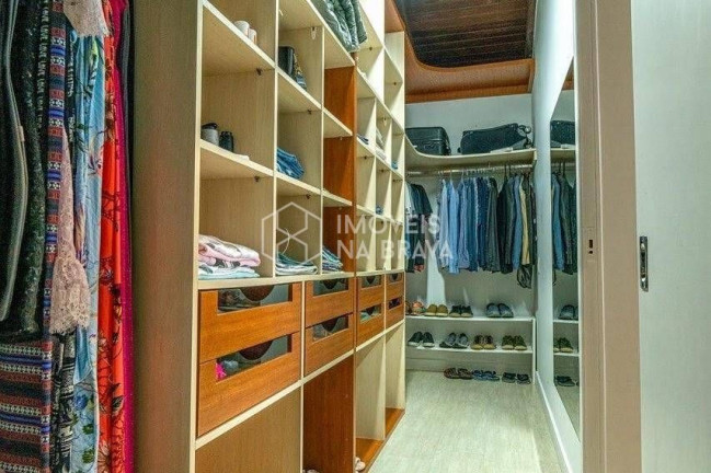 Imagem Casa com 3 Quartos para Alugar, 200 m² em Praia Brava - Itajaí Imagem Casa com 3 Quartos para Alugar, 200 m² em Praia Brava - Itajaí