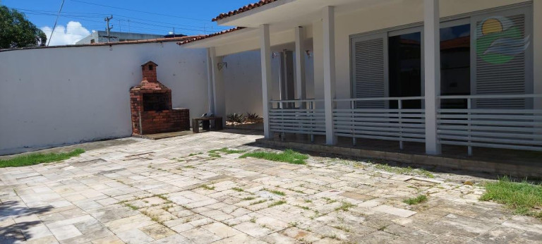 Casa com 3 Quartos à Venda, 170 m²