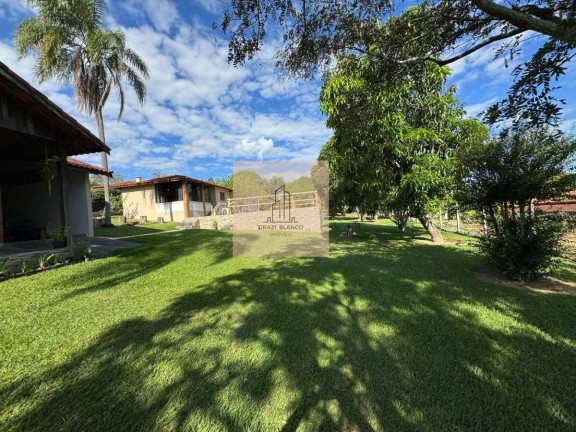 Imagem Chácara com 5 Quartos à Venda, 300 m² Imagem Chácara com 5 Quartos à Venda, 300 m²