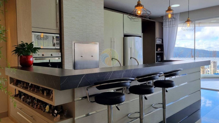 Imagem Casa com 4 Quartos à Venda, 11.500 m² em Centro - Bombinhas