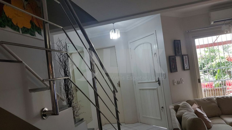 Imagem Casa com 3 Quartos à Venda, 165 m² em Sarandi - Porto Alegre