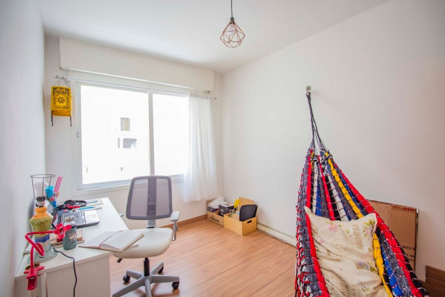 Imagem Apartamento com 2 Quartos à Venda, em Menino Deus - Porto Alegre Imagem Apartamento com 2 Quartos à Venda, em Menino Deus - Porto Alegre