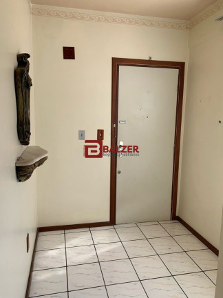Imagem Apartamento com 3 Quartos à Venda, 117 m² em Centro - Florianópolis Imagem Apartamento com 3 Quartos à Venda, 117 m² em Centro - Florianópolis