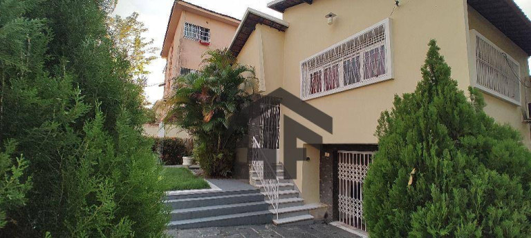 Imagem Casa com 4 Quartos à Venda, 225 m² em Casa Amarela - Recife