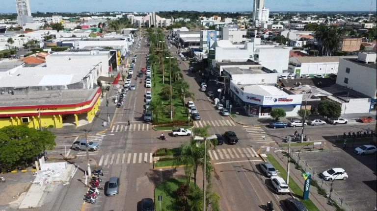 Galpão à Venda, 1.300 m² em Centro - Sinop