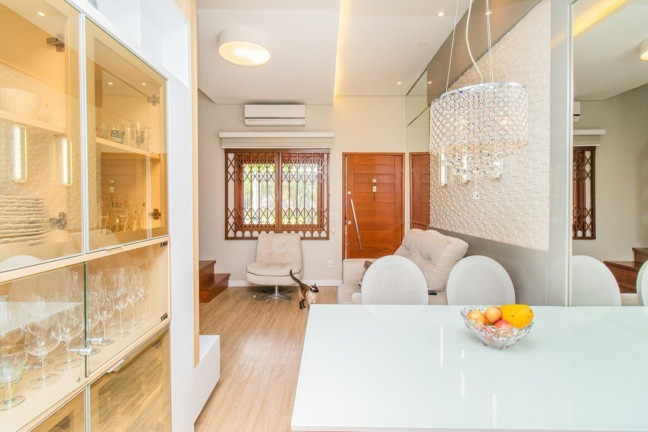 Imagem Imóvel com 2 Quartos à Venda, em Jardim Planalto - Porto Alegre Imagem Imóvel com 2 Quartos à Venda, em Jardim Planalto - Porto Alegre