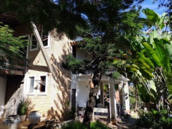 Imagem Casa com 4 Quartos à Venda, 348 m² em Pituaçu - Salvador Imagem Casa com 4 Quartos à Venda, 348 m² em Pituaçu - Salvador
