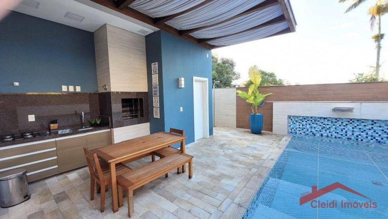 Imagem Casa com 3 Quartos à Venda, 220 m² em Floresta - Joinville Imagem Casa com 3 Quartos à Venda, 220 m² em Floresta - Joinville