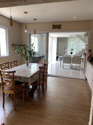Imagem Casa com 3 Quartos à Venda, 160 m²
