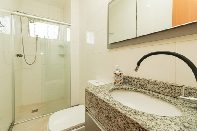 Imagem Apartamento com 2 Quartos à Venda, 74 m² em Passo Da Areia - Porto Alegre