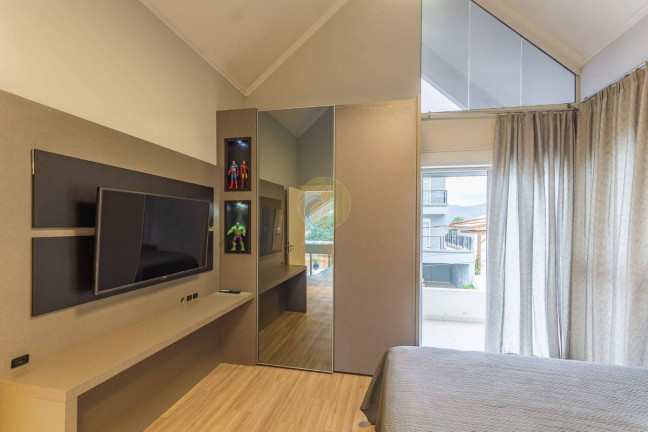 Imagem Casa com 3 Quartos à Venda, 380 m² em Camboriú