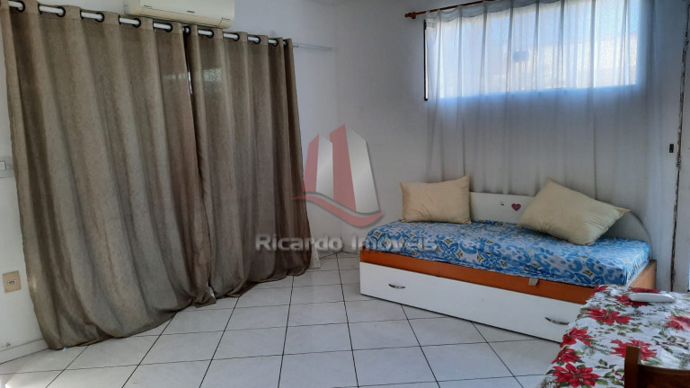 Imagem Imóvel com 3 Quartos à Venda, 150 m² em Cabo Frio