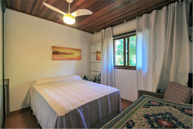 Imagem Casa de Condomínio com 3 Quartos à Venda, 220 m² em Ipanema - Porto Alegre