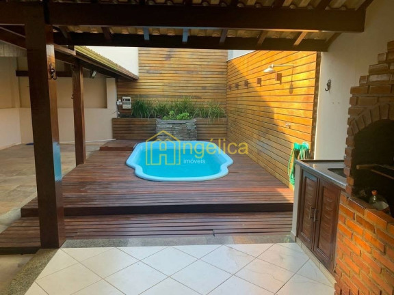 Casa com 4 Quartos à Venda,  em Riviera Fluminense - Macaé