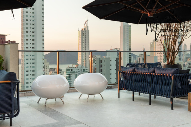 Imagem Imóvel com 4 Quartos à Venda, 138 m² em Centro - Balneário Camboriú