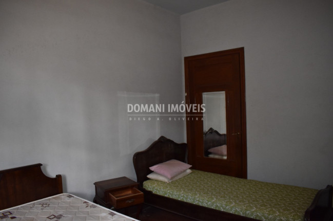 Imagem Casa com 3 Quartos à Venda, 235 m² em Região De Capivari - Campos Do Jordão
