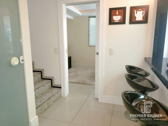 Imagem Casa com 4 Quartos à Venda, 225 m² em Quebra Frascos - Teresópolis