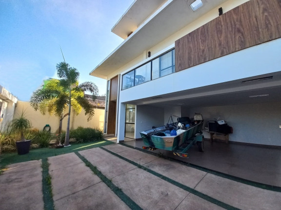 Sobrado com 5 Quartos à Venda,  em Setor Central - Gurupi