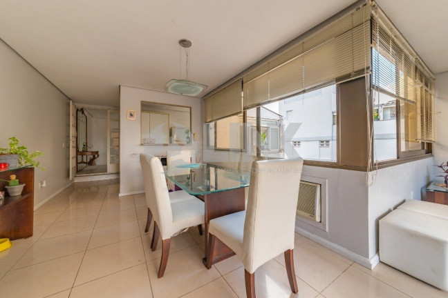 Imagem Imóvel com 2 Quartos à Venda, 150 m² em Mont Serrat - Porto Alegre