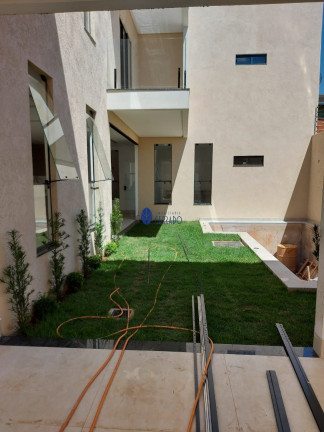 Sobrado com 3 Quartos à Venda, 200 m² em Jardim Itália - Anápolis