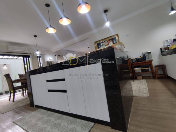 Imagem Casa com 3 Quartos à Venda, 200 m² em Centro - Botucatu