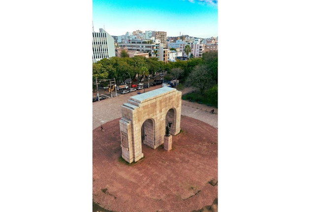Imagem Apartamento com 2 Quartos à Venda, 66 m² em Bom Fim - Porto Alegre Imagem Apartamento com 2 Quartos à Venda, 66 m² em Bom Fim - Porto Alegre