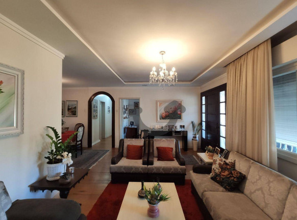Imagem Casa com 4 Quartos à Venda, 292 m² em Centro - Santa Cruz Do Sul