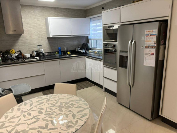 Imagem Sobrado com 3 Quartos à Venda, 248 m² Imagem Sobrado com 3 Quartos à Venda, 248 m²