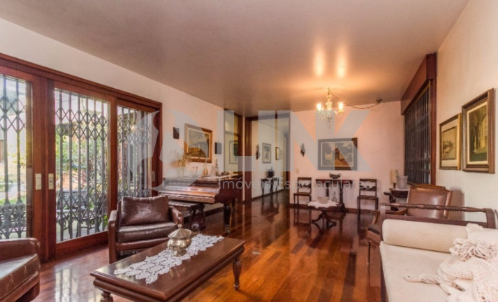 Imagem Casa com 3 Quartos à Venda, 591 m² em Três Figueiras - Porto Alegre Imagem Casa com 3 Quartos à Venda, 591 m² em Três Figueiras - Porto Alegre