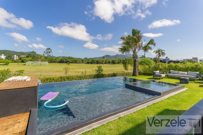 Imagem Casa com 4 Quartos à Venda, 600 m² em São Francisco De Assis - Camboriú Imagem Casa com 4 Quartos à Venda, 600 m² em São Francisco De Assis - Camboriú