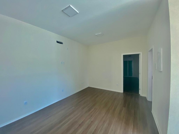 Imagem Imóvel com 3 Quartos à Venda, 250 m² Imagem Imóvel com 3 Quartos à Venda, 250 m²
