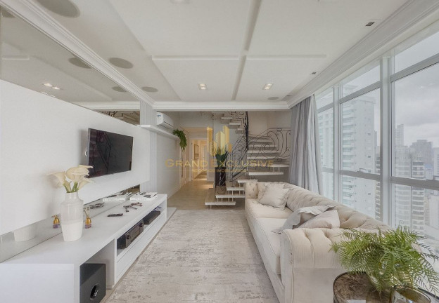 Imagem Cobertura com 3 Quartos à Venda, 273 m² em Centro - Balneário Camboriú