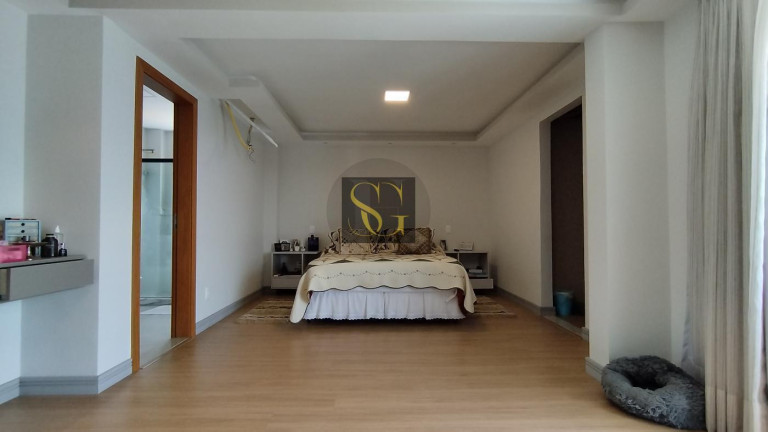 Imagem Casa com 3 Quartos à Venda, 682 m² em Parque Do Ingá - Teresópolis
