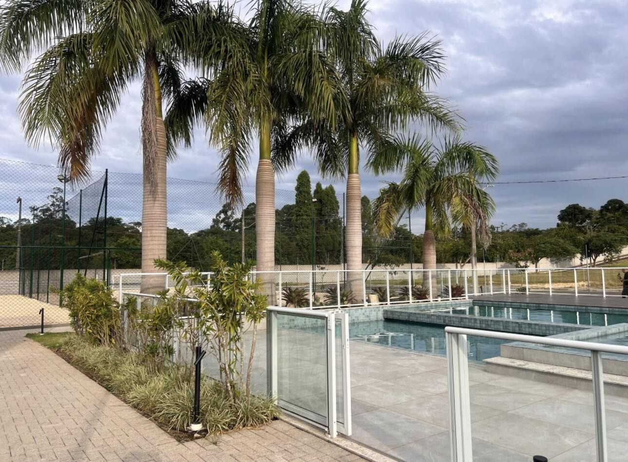 Terreno à Venda, 570 m² em Primeira Linha - Criciúma