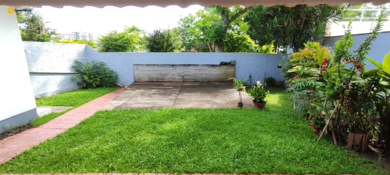 Imagem Casa com 4 Quartos à Venda, 300 m² em Coqueiros - Florianopolis
