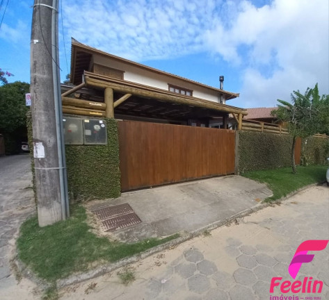 Casa com 3 Quartos à Venda, 170 m² em Rio Tavares - Florianópolis