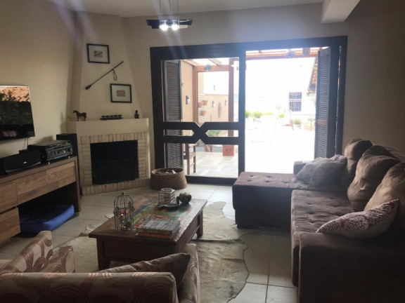 Imagem Casa com 3 Quartos à Venda, 200 m² em Alto Petrópolis - Porto Alegre Imagem Casa com 3 Quartos à Venda, 200 m² em Alto Petrópolis - Porto Alegre