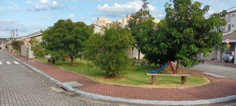 Imagem Casa com 2 Quartos à Venda, 102 m² em Jardim Jaraguá - Taubaté Imagem Casa com 2 Quartos à Venda, 102 m² em Jardim Jaraguá - Taubaté