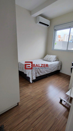 Imagem Casa com 3 Quartos à Venda, 115 m² em Centro - Florianópolis Imagem Casa com 3 Quartos à Venda, 115 m² em Centro - Florianópolis